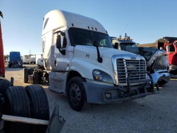  Salvage Freightliner Cascadia 1