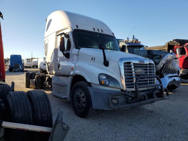  Salvage Freightliner Cascadia 1