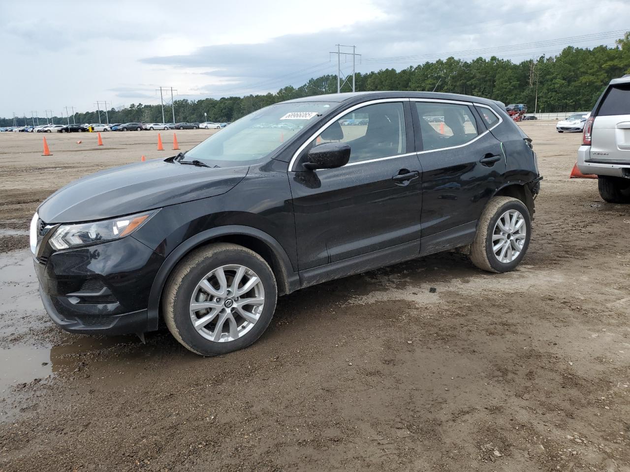 Nissan Rogue S Image 1