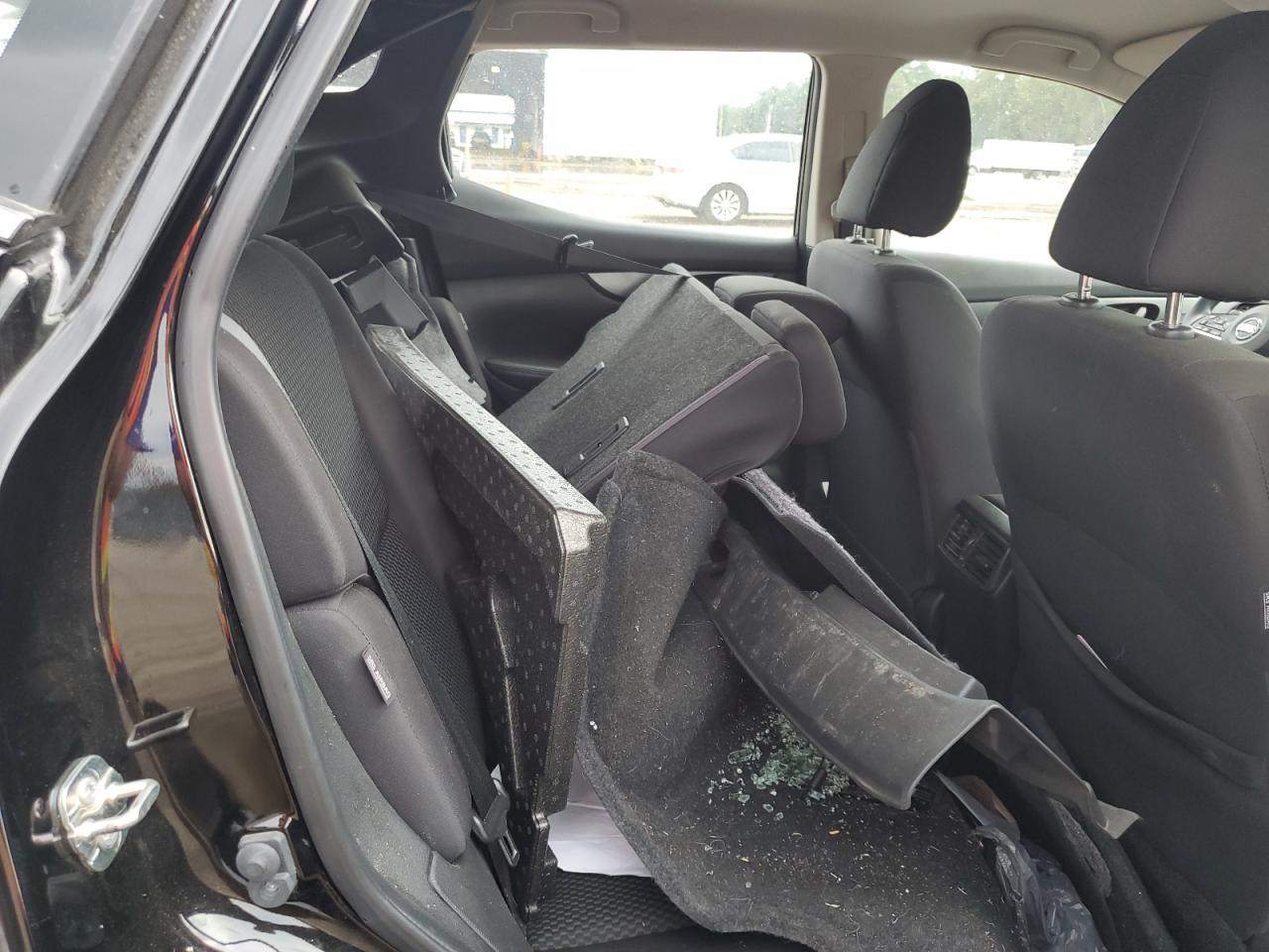 Nissan Rogue S Image 7