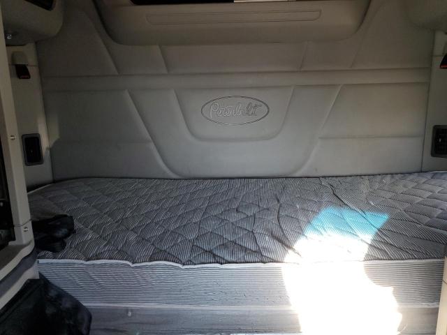 Peterbilt 579 Image 5