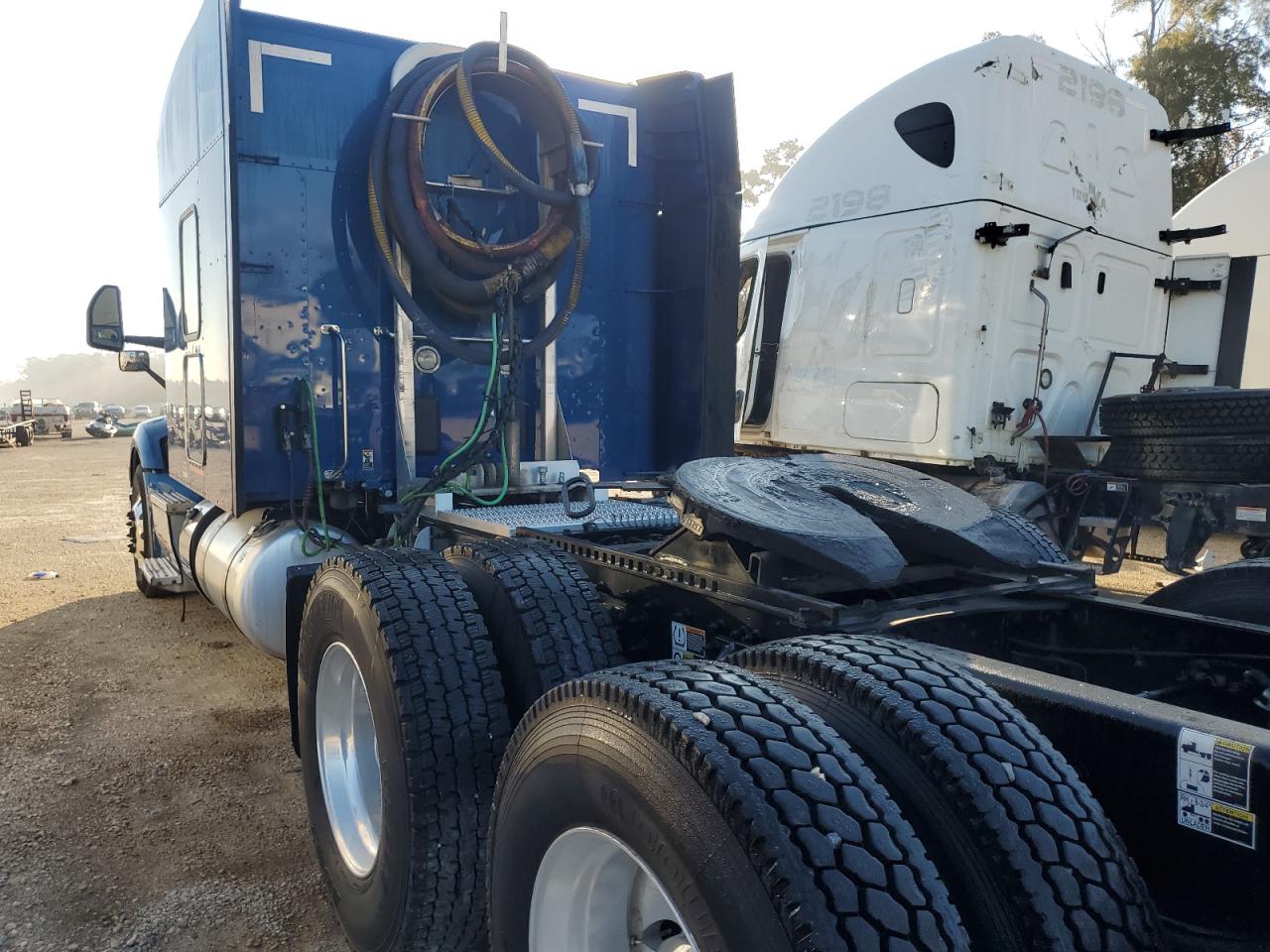 Peterbilt 579 Image 6