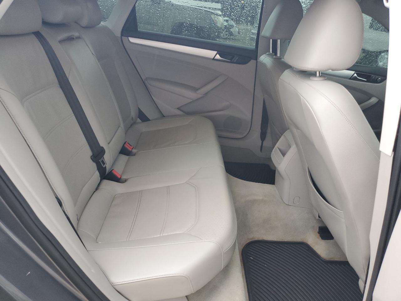 Volkswagen Passat Se Image 7