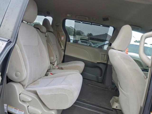 Toyota Sienna Le Image 7