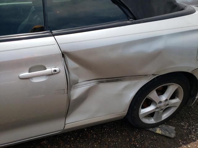 Toyota Camry Se Image 9