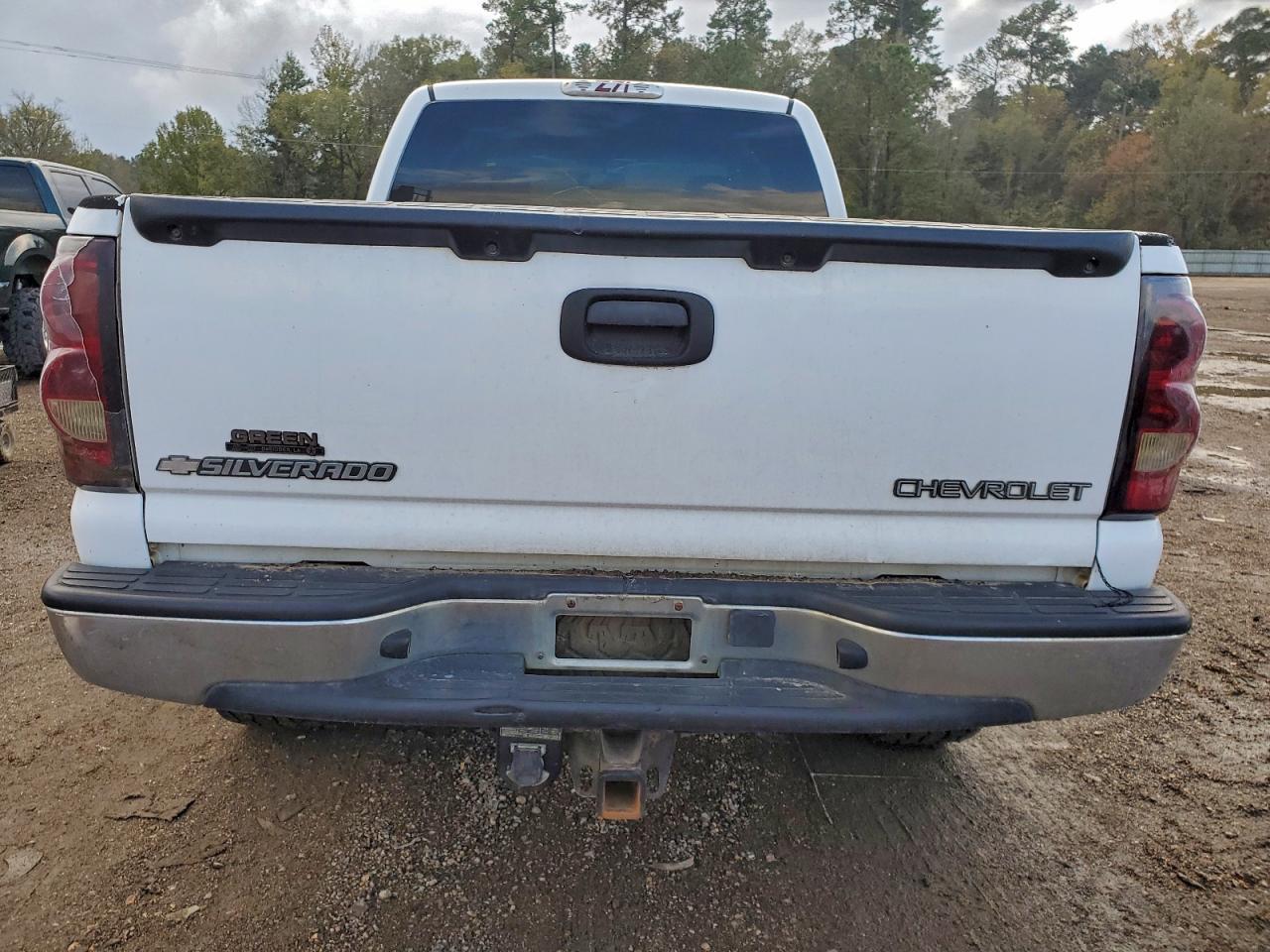 Chevrolet Silverado K1500 Image 2