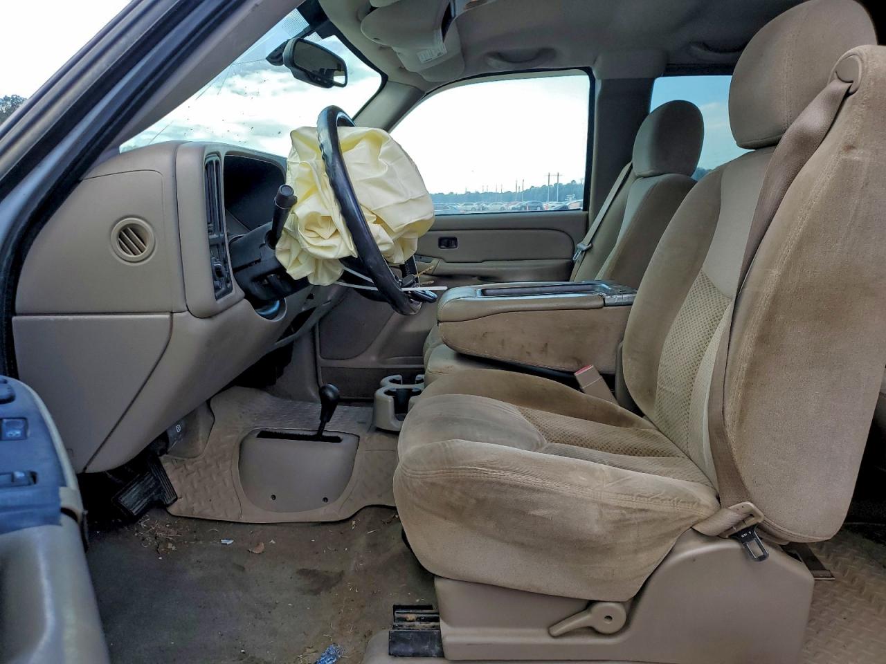 Chevrolet Silverado K1500 Image 4