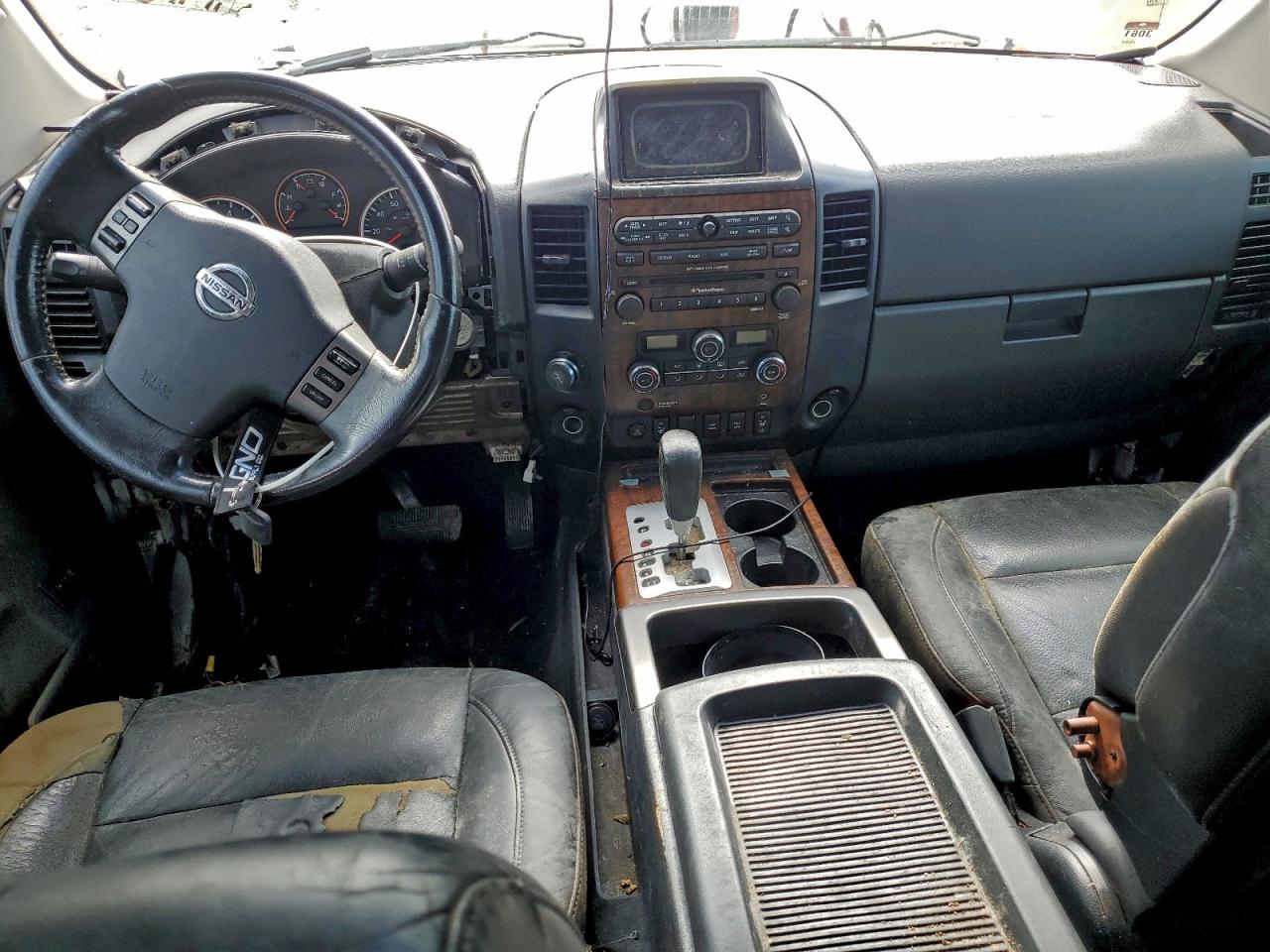 Nissan Titan Xe Image 12