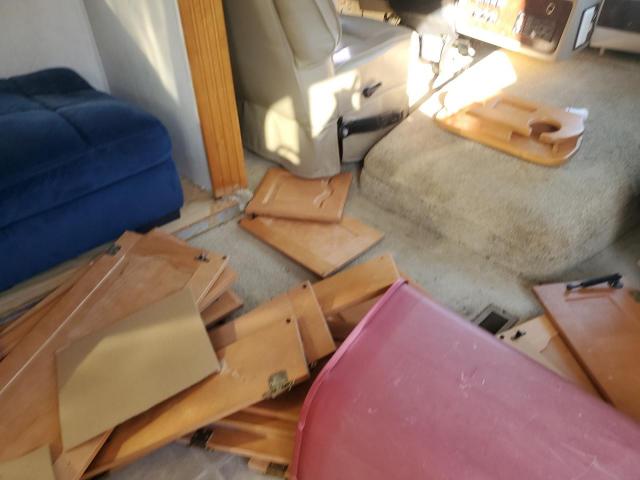 Ford F-550 Super Duty Stripped Chassis Image 6