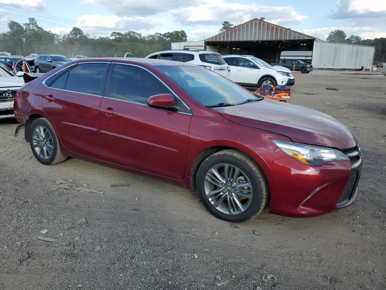Toyota Camry Le Image 11