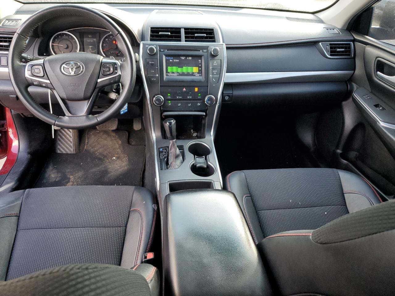 Toyota Camry Le Image 2