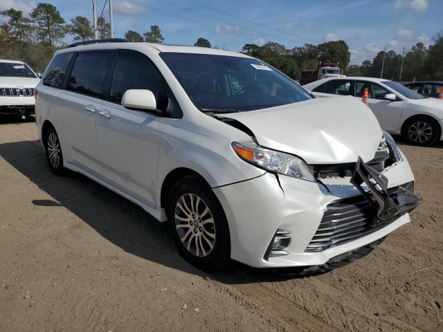 Toyota Sienna Xle Image 2