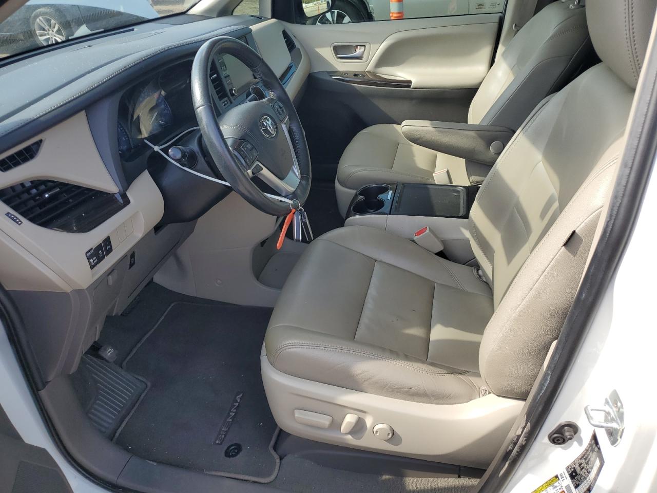 Toyota Sienna Xle Image 6