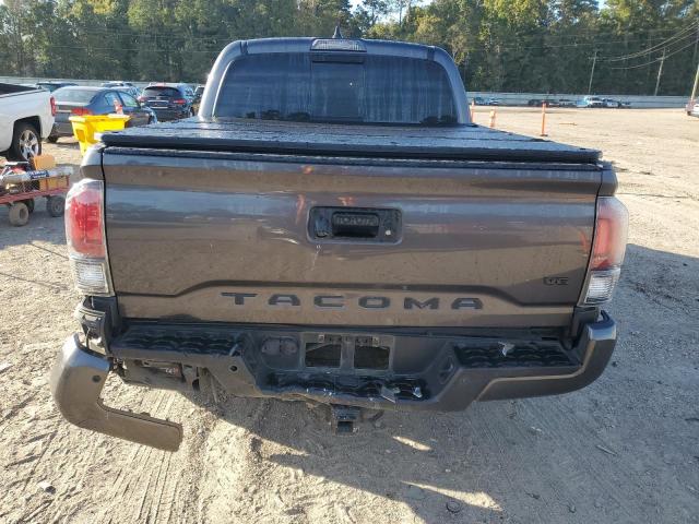 Toyota Tacoma Double Cab Image 12