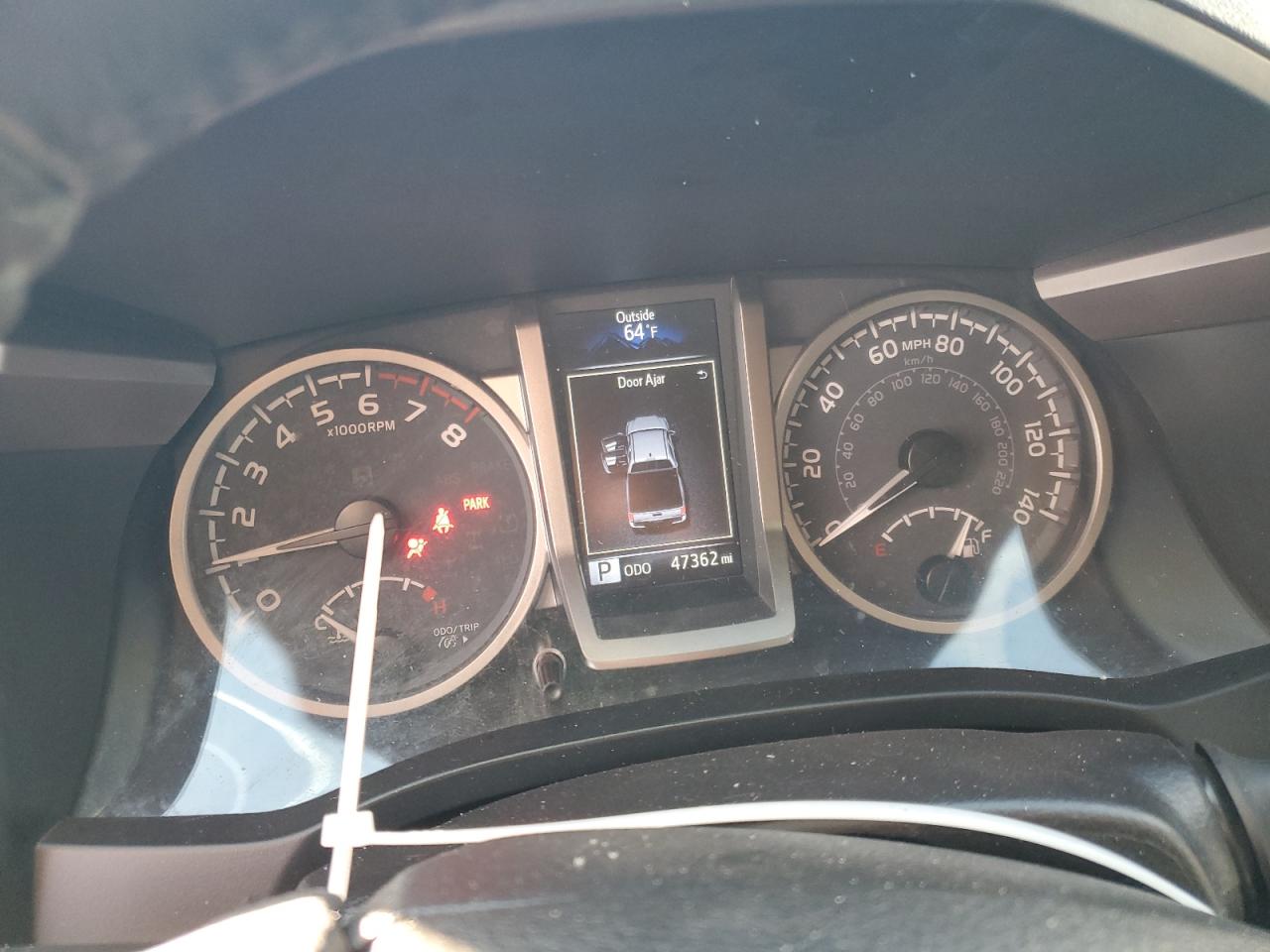 Toyota Tacoma Double Cab Image 3