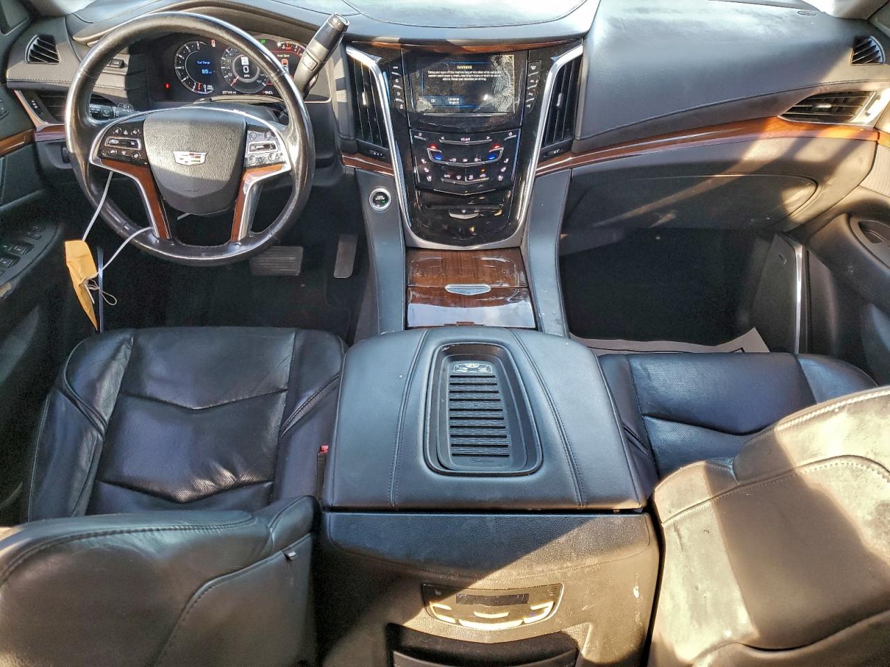 Cadillac Escalade Luxury Image 12