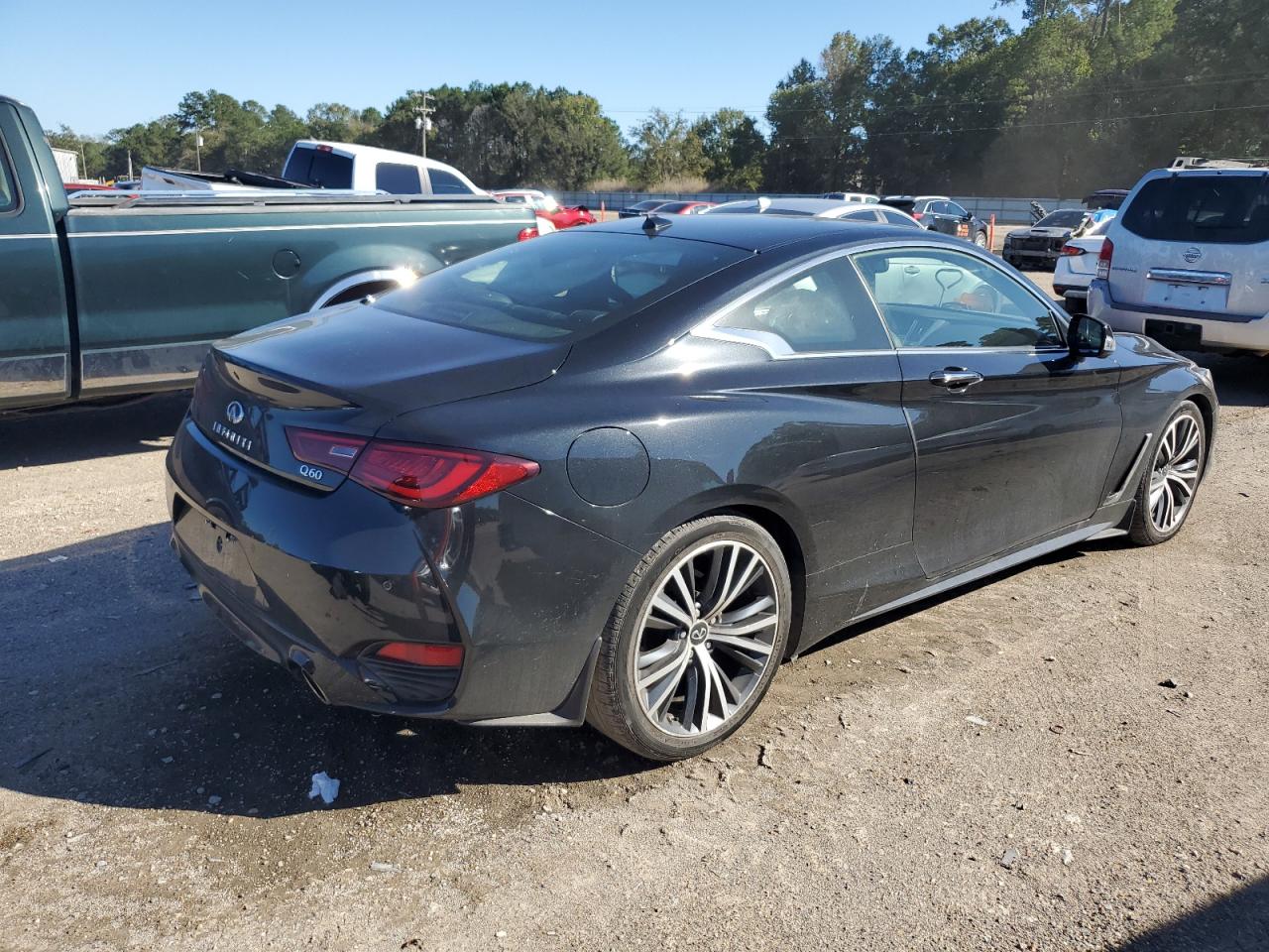 INFINITI Q60 Luxe Image 10