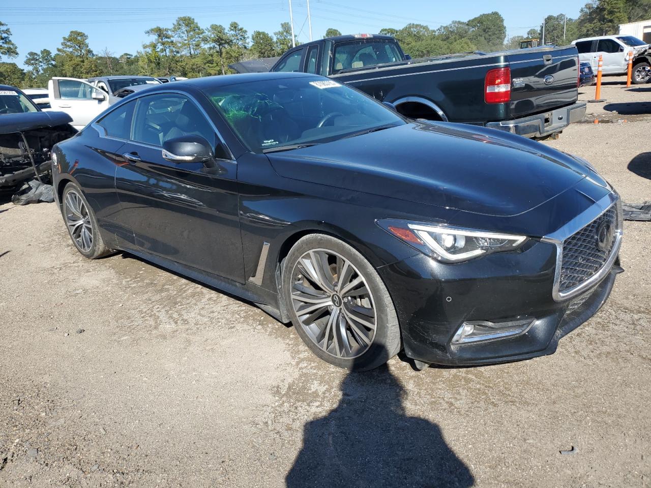 INFINITI Q60 Luxe Image 3