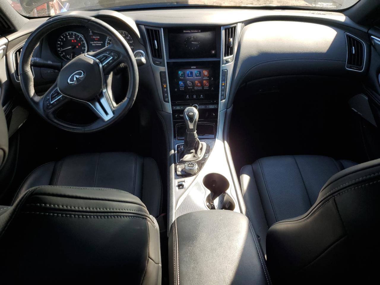 INFINITI Q60 Luxe Image 11