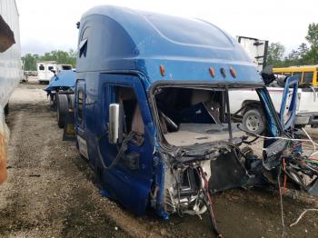  Salvage Freightliner Cascadia 1
