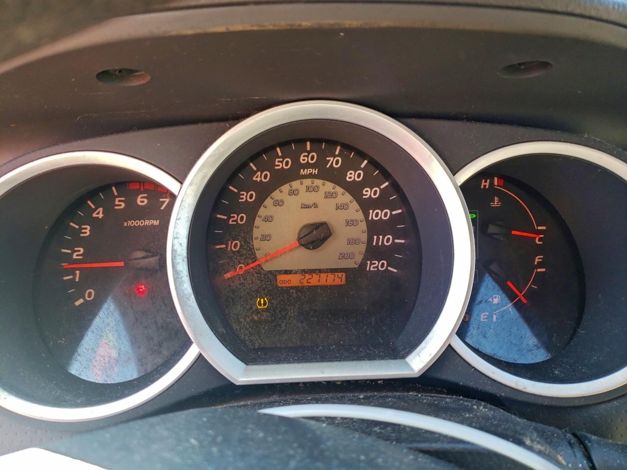 Toyota Tacoma Double Cab Image 4