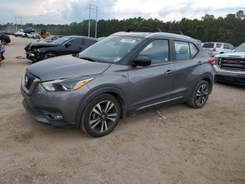  Salvage Nissan Kicks