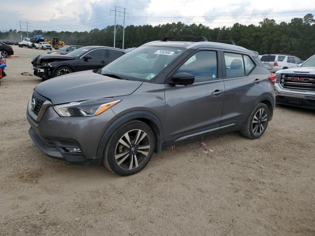  Salvage Nissan Kicks