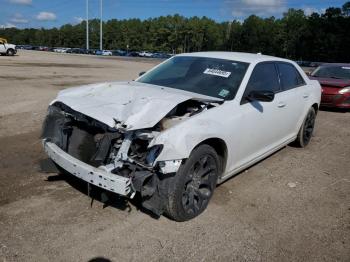  Salvage Chrysler 300