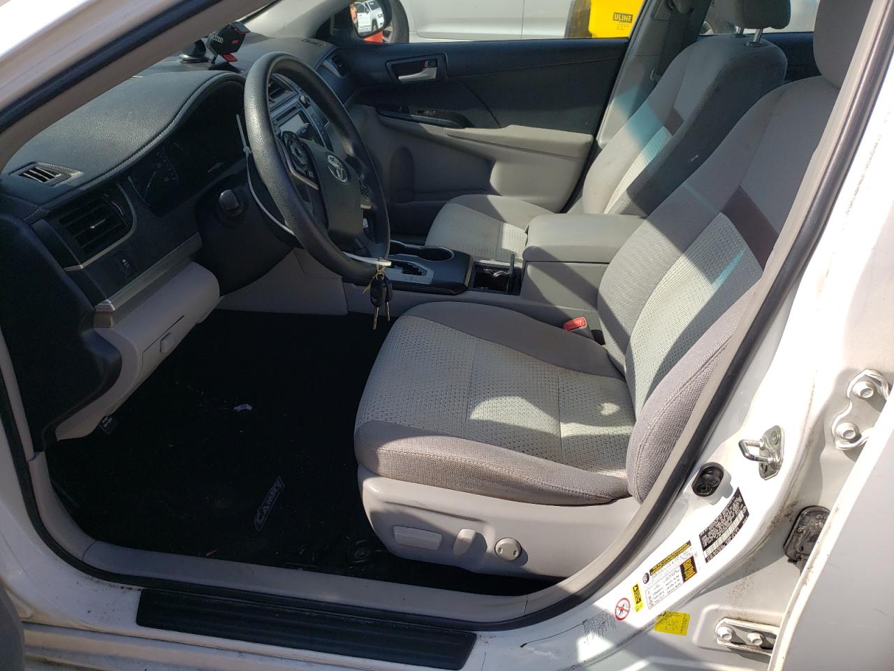 Toyota Camry L Image 8