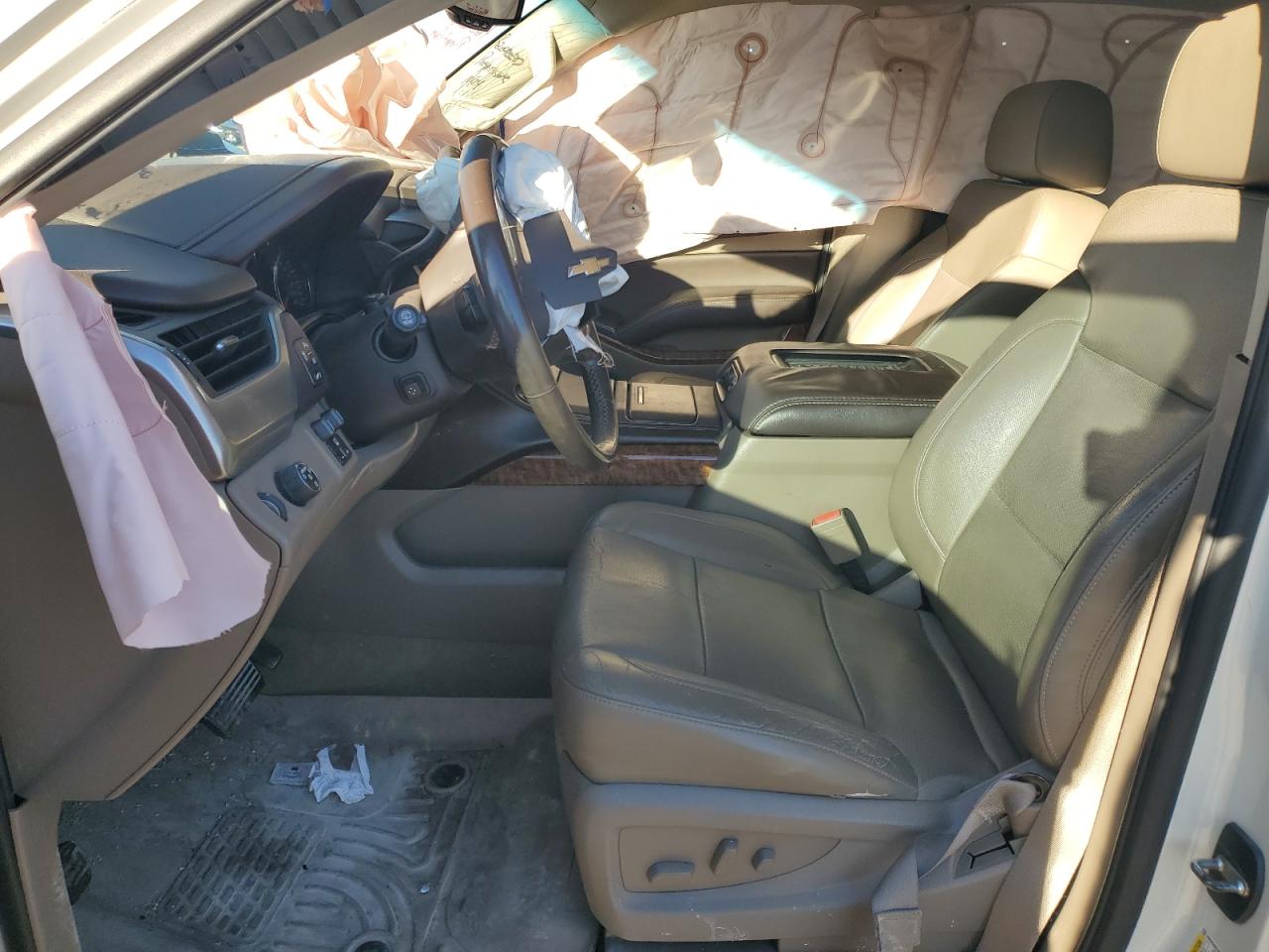 Chevrolet Suburban C1500 Ltz Image 13