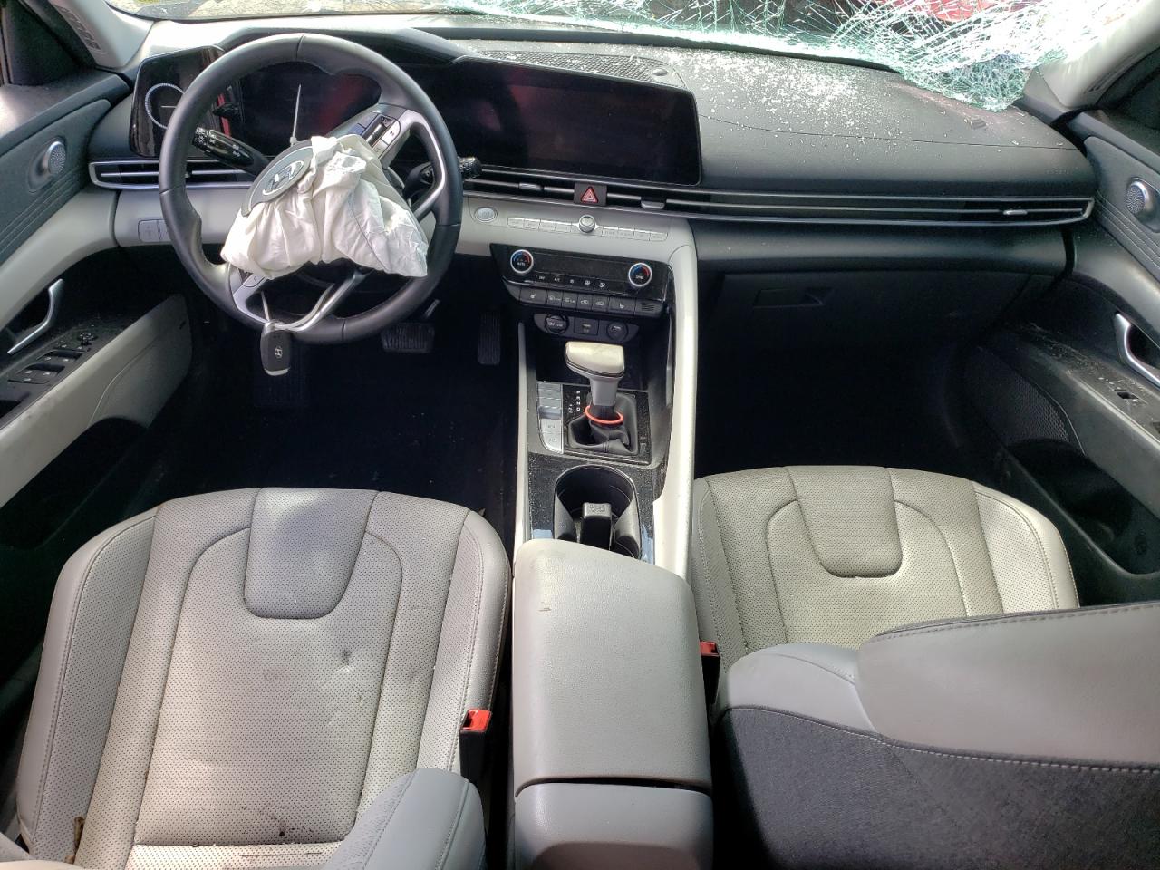 Hyundai ELANTRA Limited Image 2