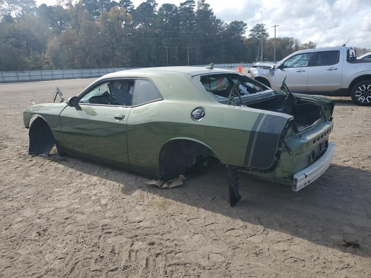 Dodge Challenger R/t Scat Pack Image 3