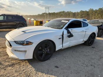  Salvage Ford Mustang