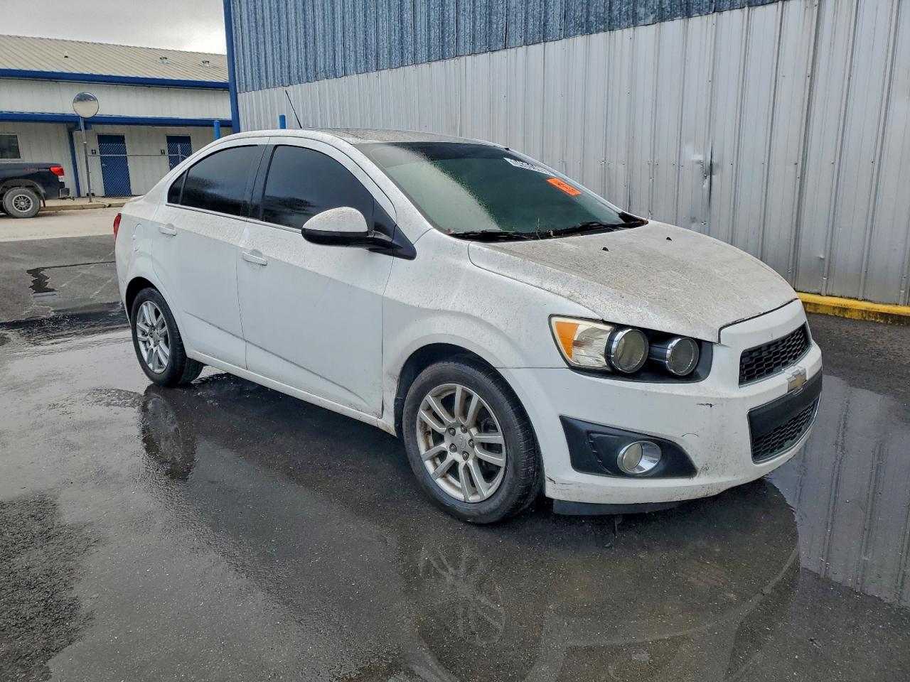 Chevrolet Sonic Lt Image 10