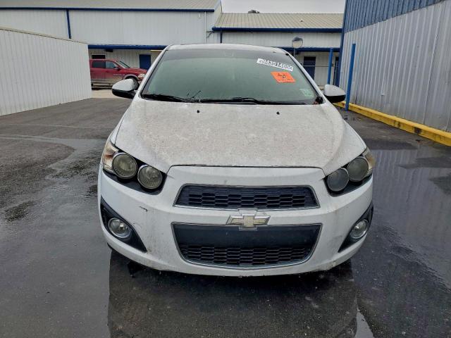 Chevrolet Sonic Lt Image 7