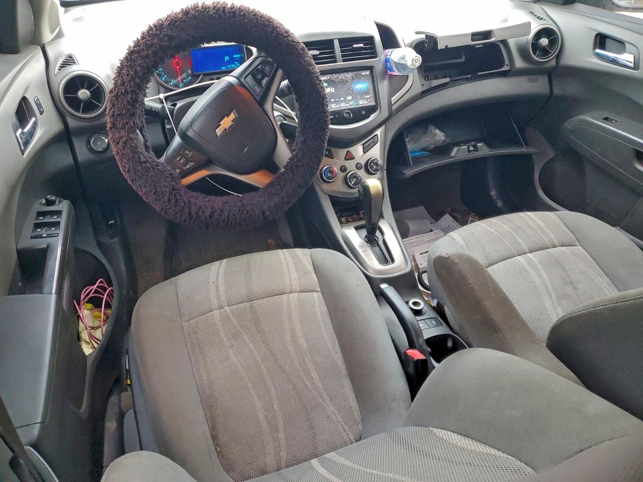 Chevrolet Sonic Lt Image 9