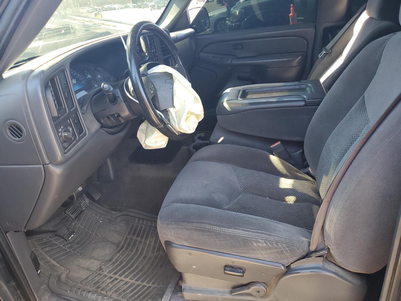 Chevrolet Silverado C1500 Image 6