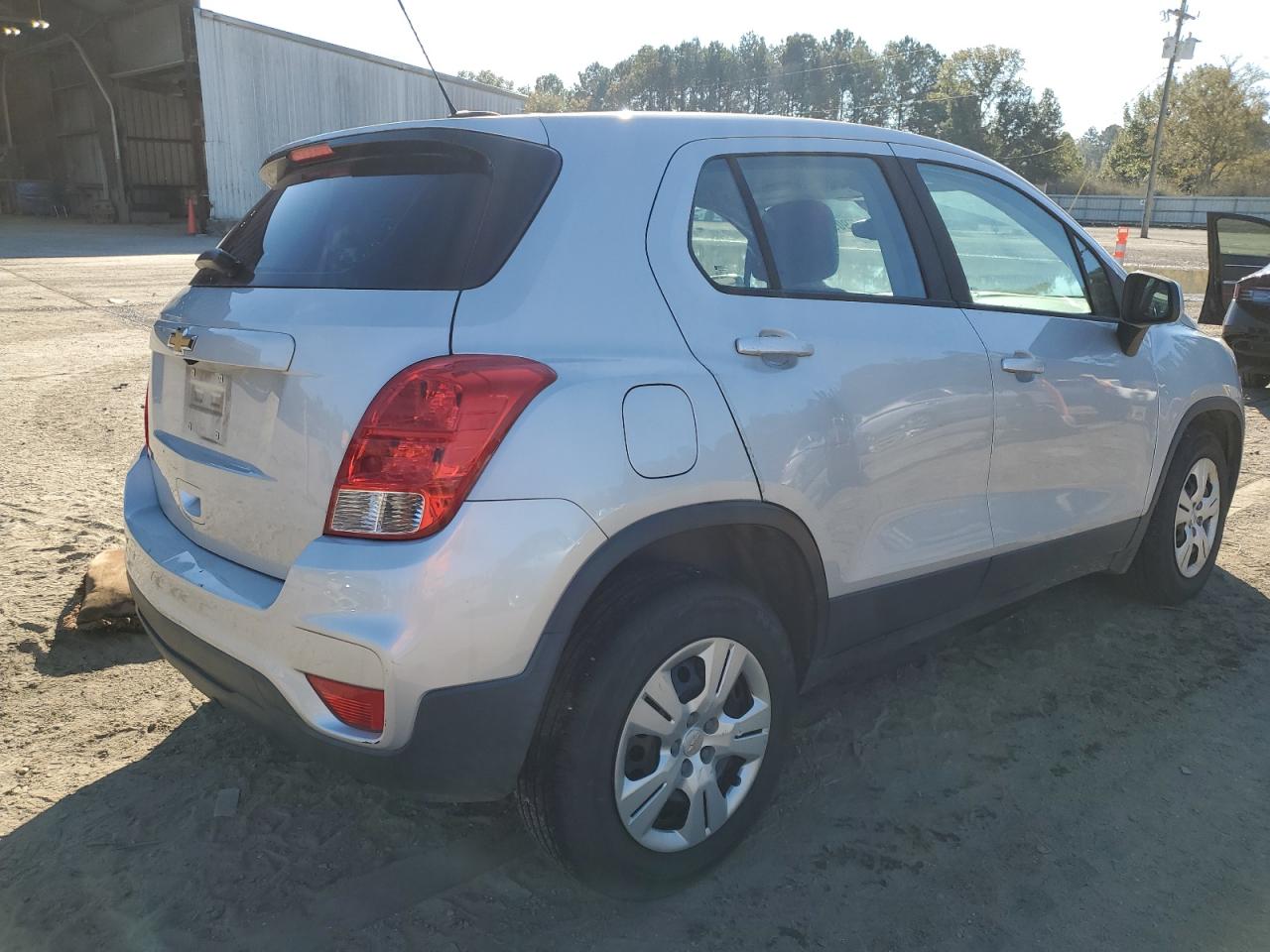 Chevrolet Trax Ls Image 8