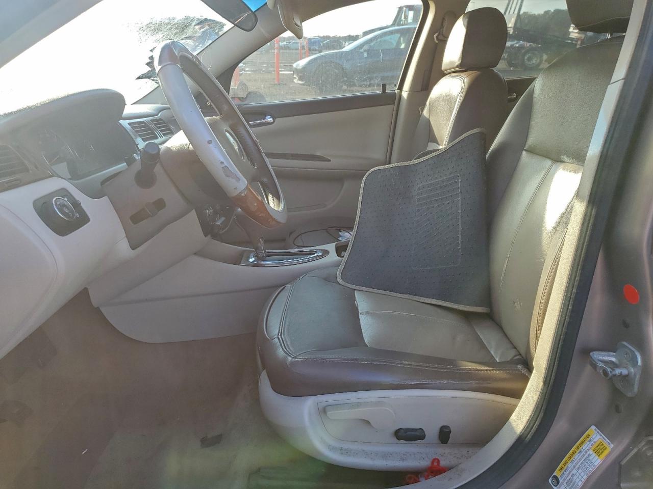 Chevrolet Impala Lt Image 12