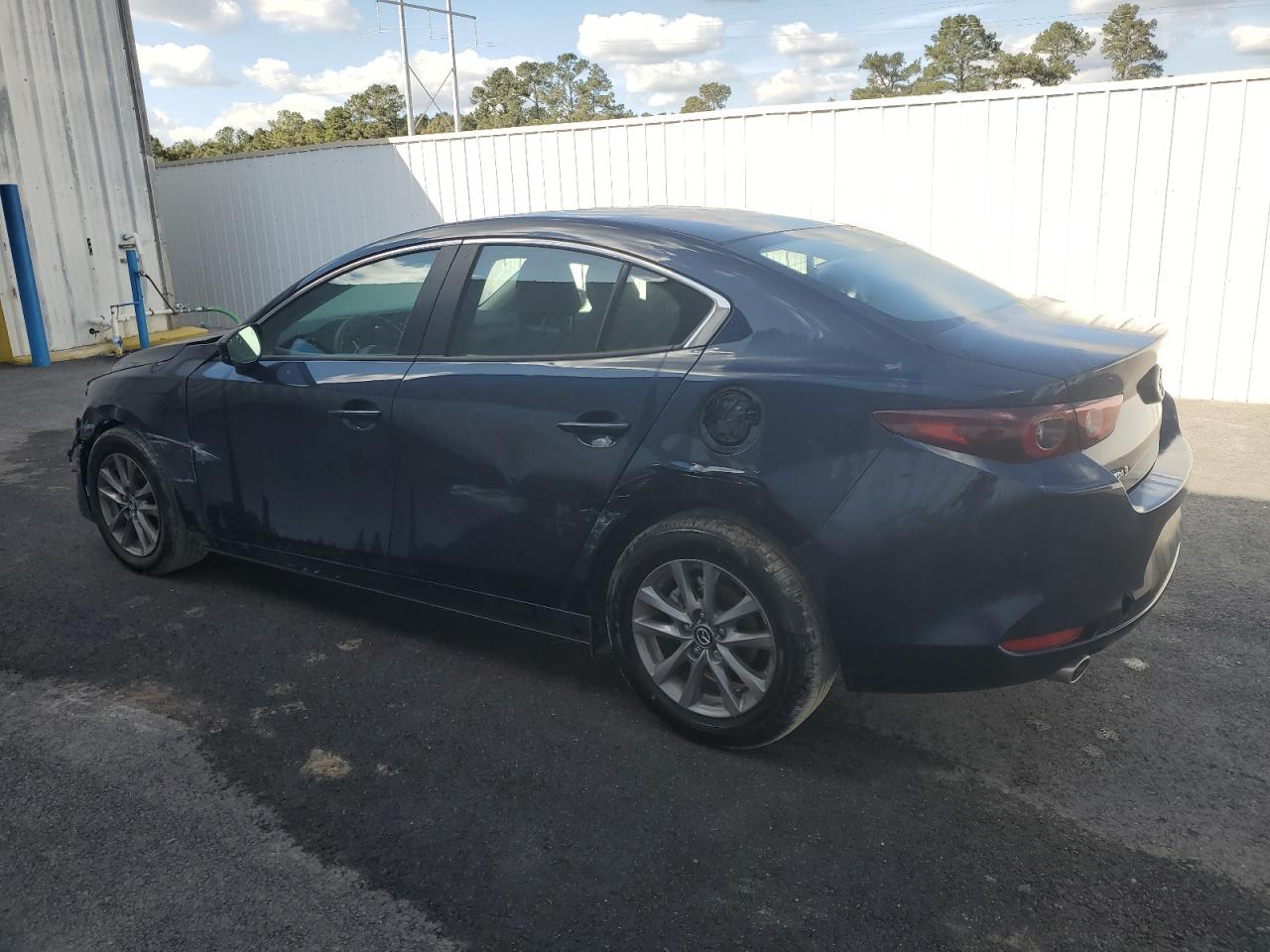 Mazda 3 Image 2