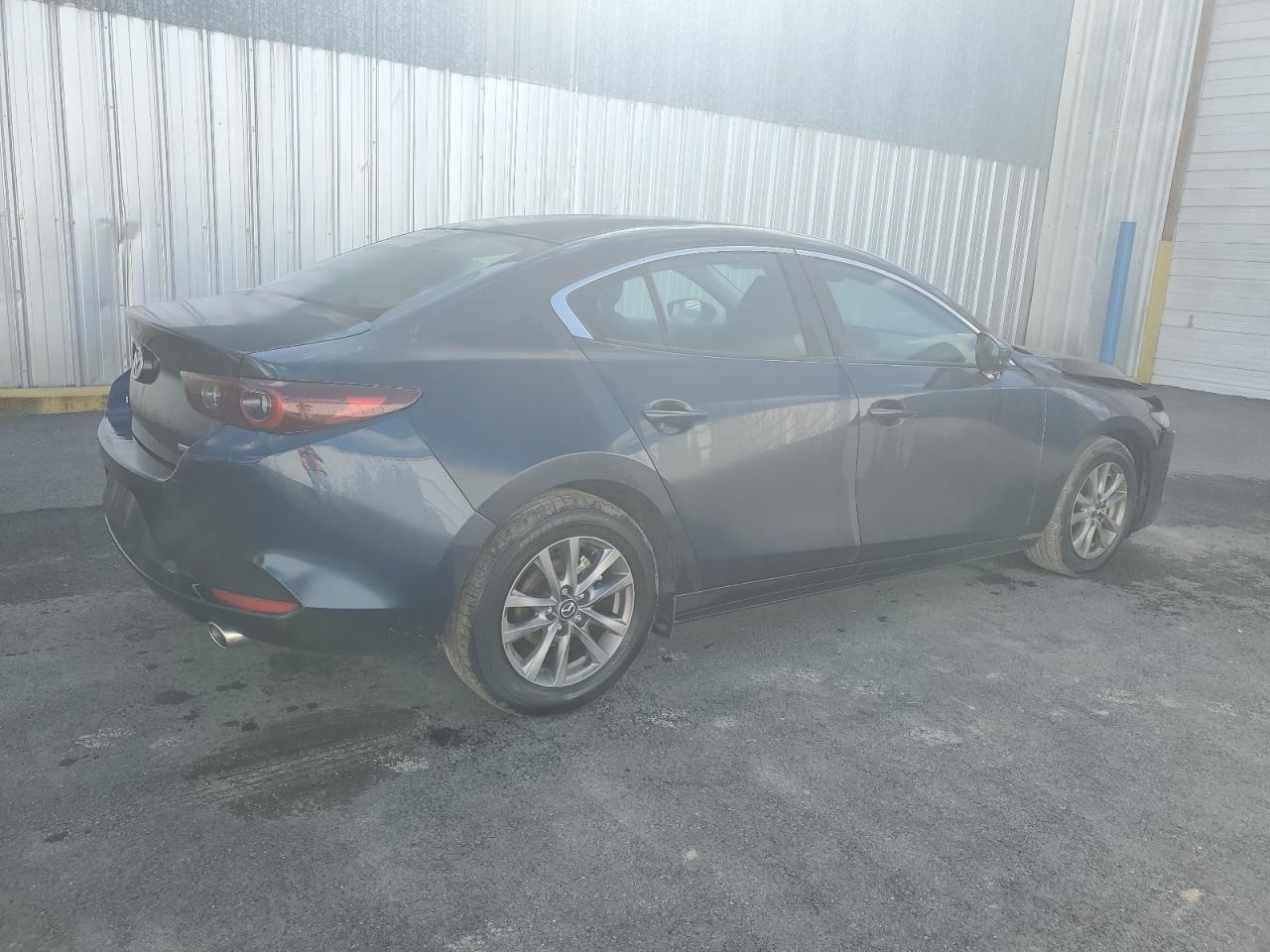 Mazda 3 Image 4