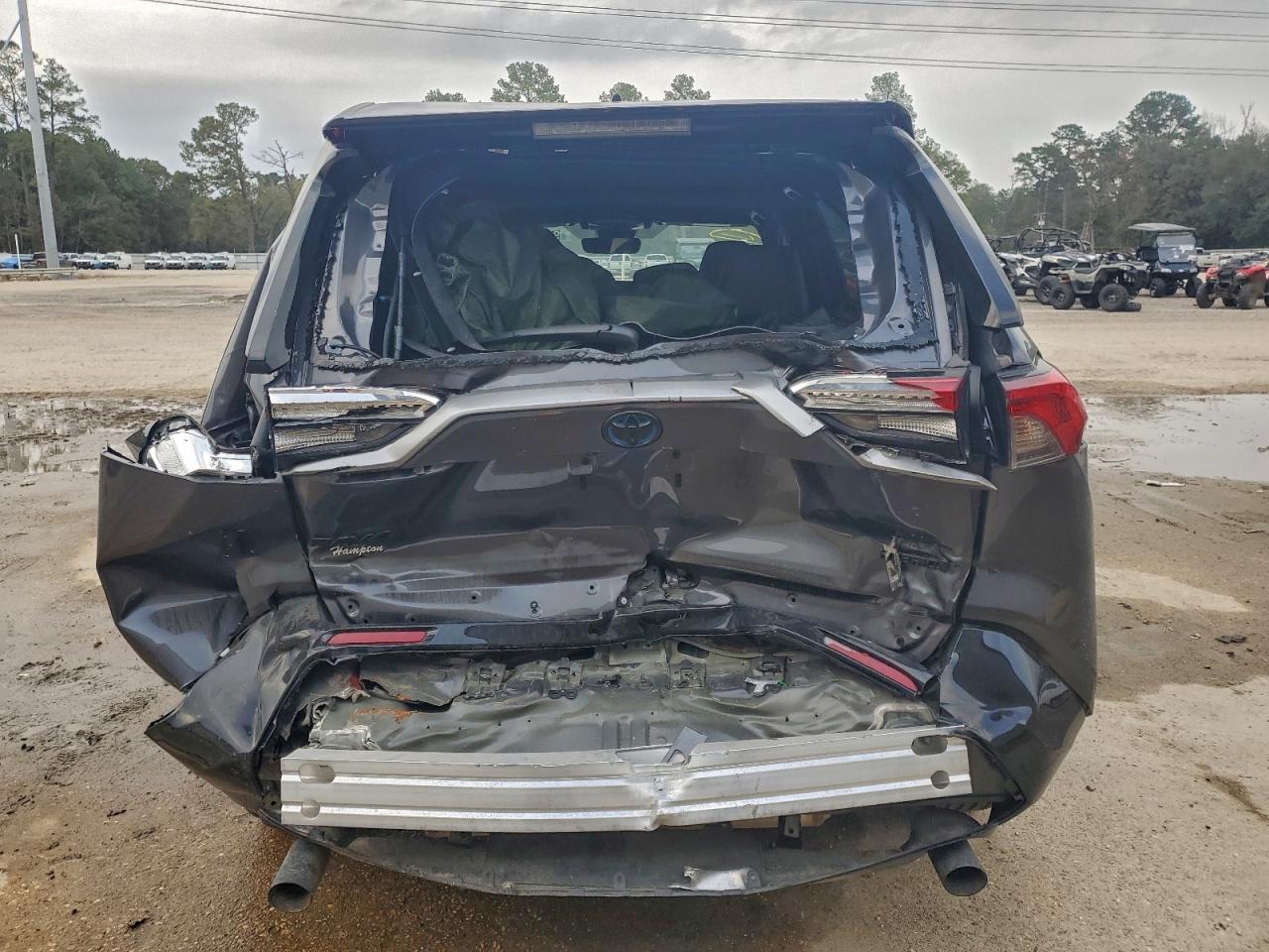 Toyota RAV4 Xse Image 11