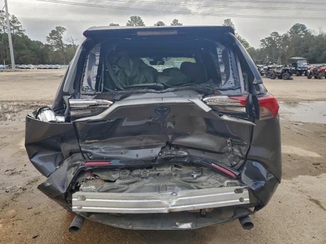 Toyota RAV4 Xse Image 11