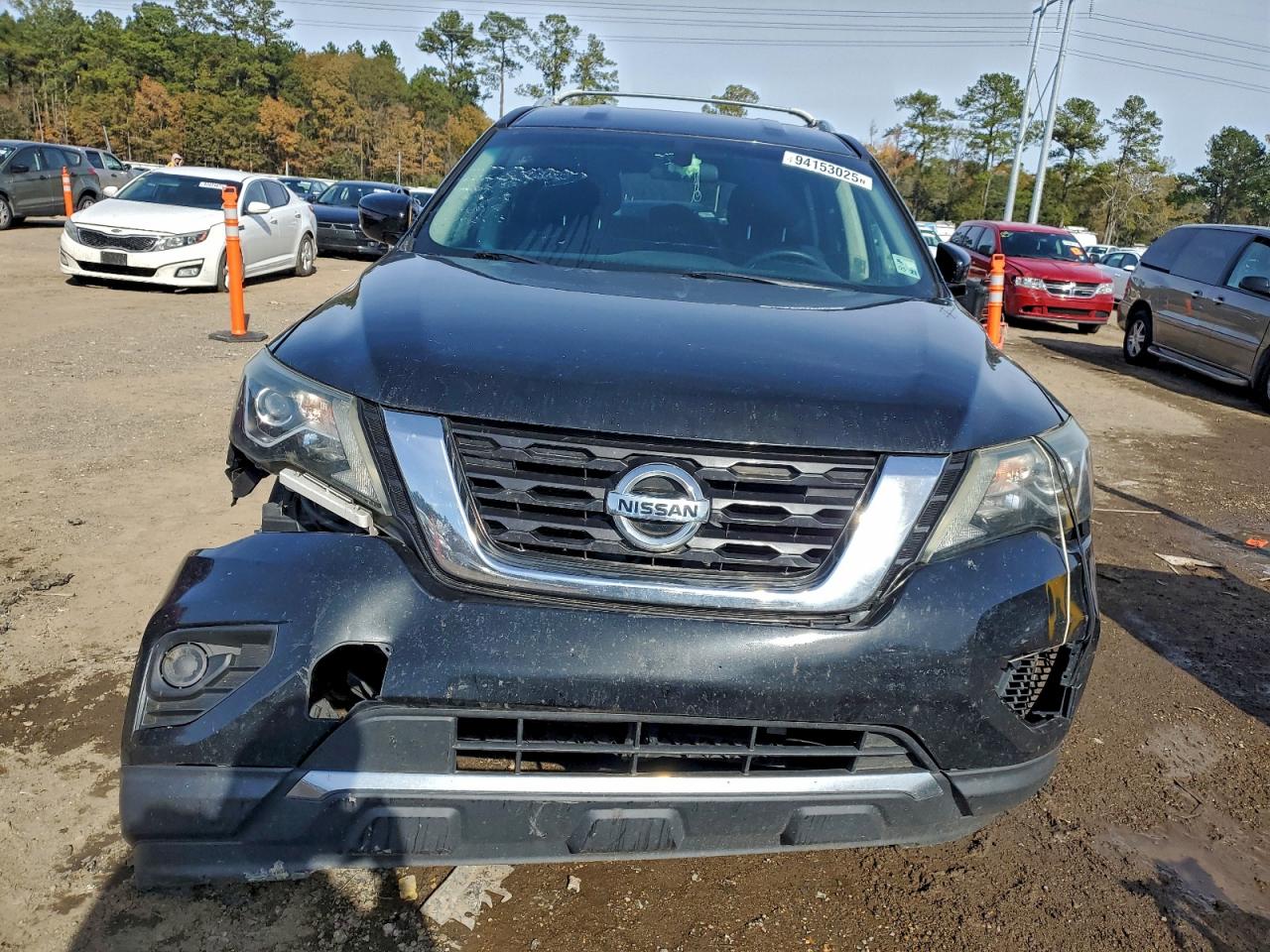 Nissan Pathfinder S Image 5