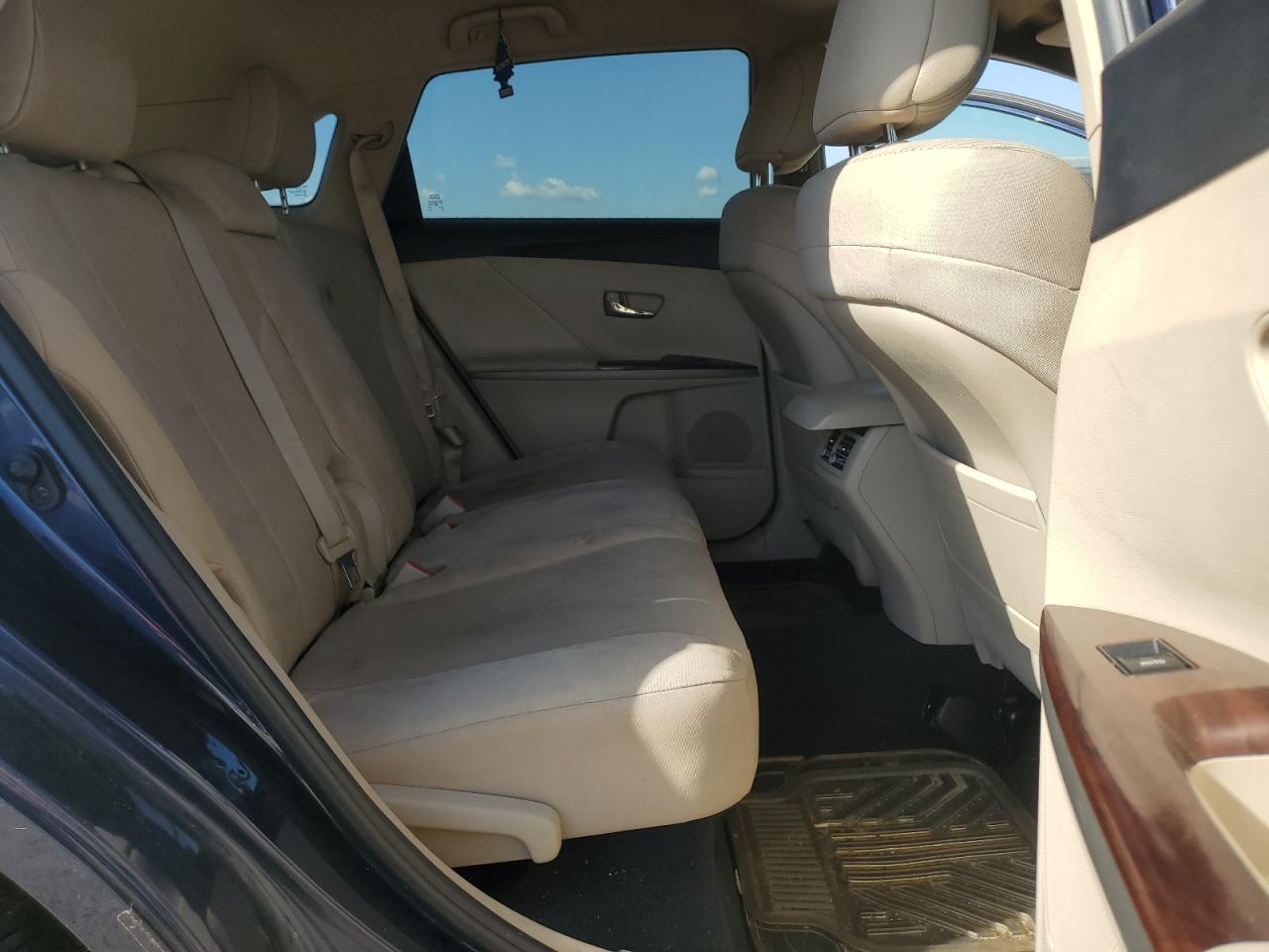 Toyota Venza Le Image 9