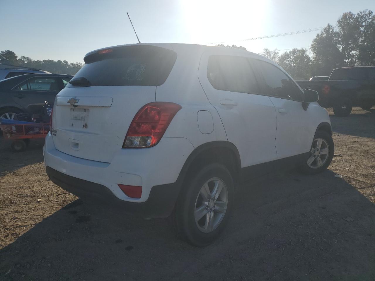 Chevrolet Trax Ls Image 2