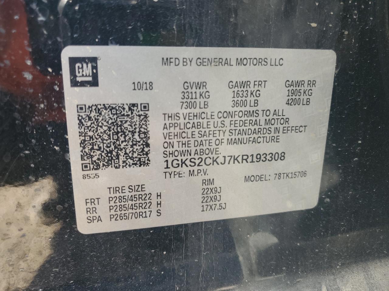 GMC Yukon Denali Image 13