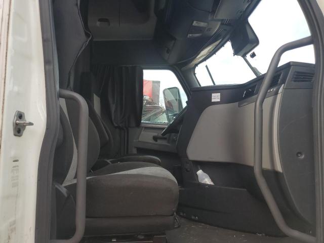 Freightliner Cascadia 1 Image 10