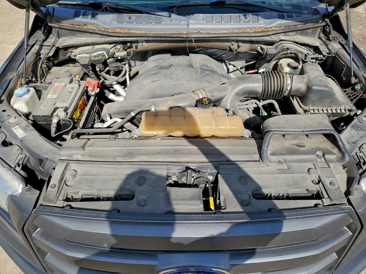 Ford F-150 Supercrew Image 8