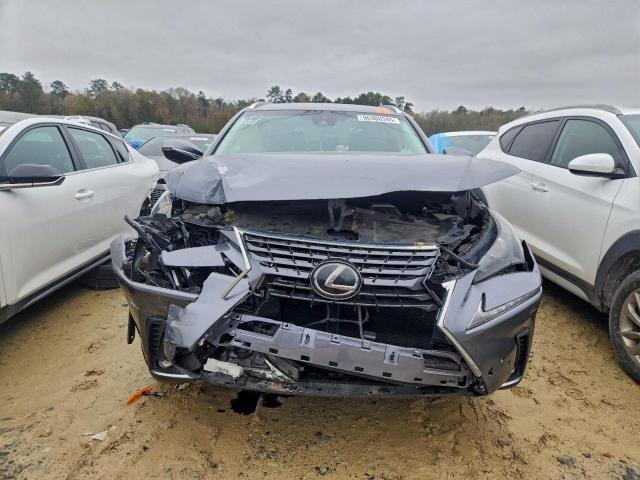 Lexus NX 300 Base Image 4